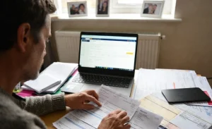 What Should Claimants Do If They Believe Their Universal Credit Payment Is Wrong