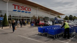 What Are Tesco Bank Holiday Opening Times in 2026